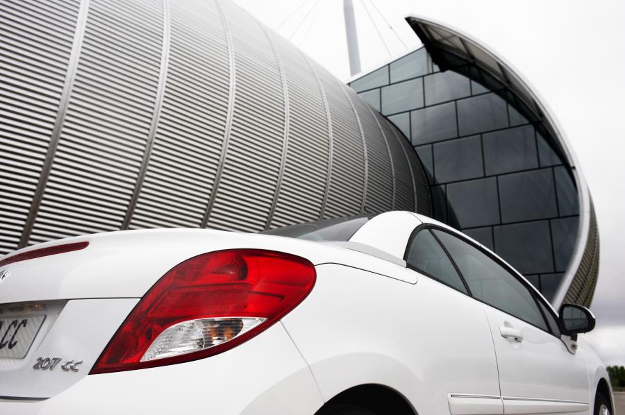  Peugeot 207 CC 2009 года  (фото 3 из 21)